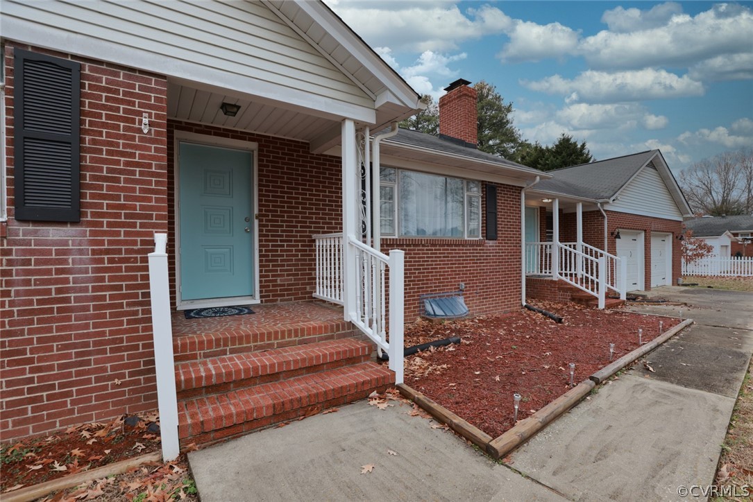 1542 Laurens Road Gloucester Point, VA 23062 - Photo 3 of 47 Gallery Image 3