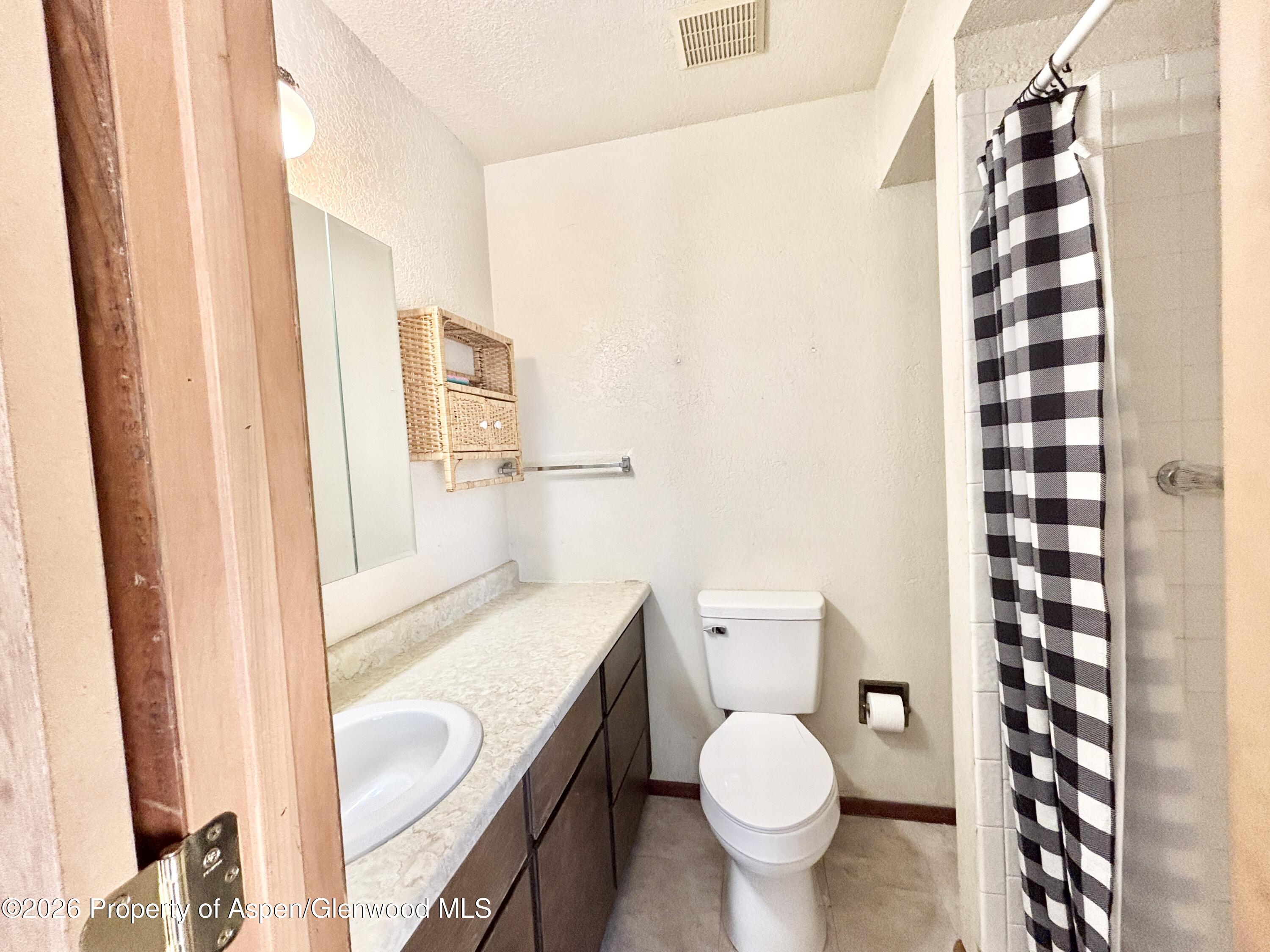 1623 West 7th Street Rifle, CO 81650 - Photo 8 of 22 Master bathroom