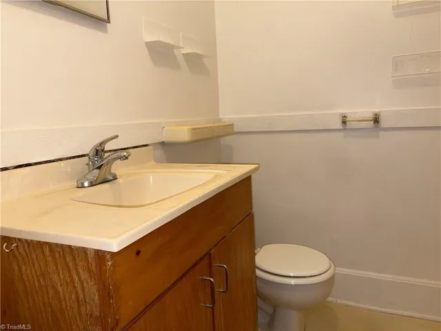 $725 | 603 5th Avenue, Greensboro, NC 27405