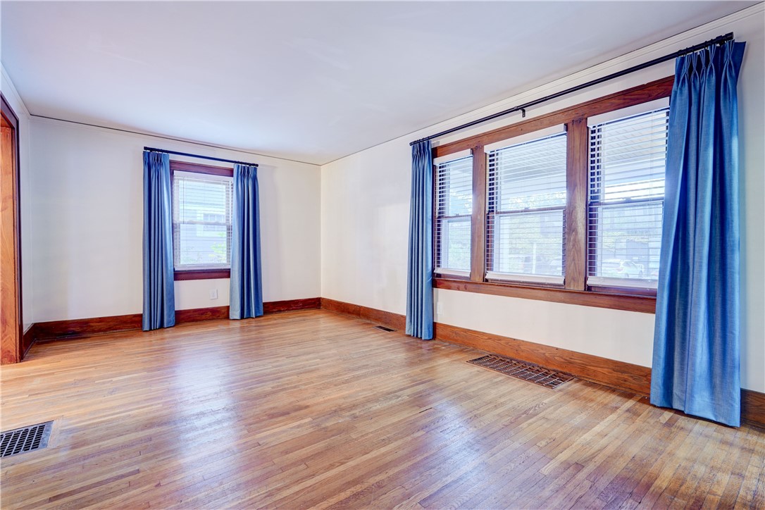 27 Winston Place Rochester, NY 14607 - Photo 7 of 30