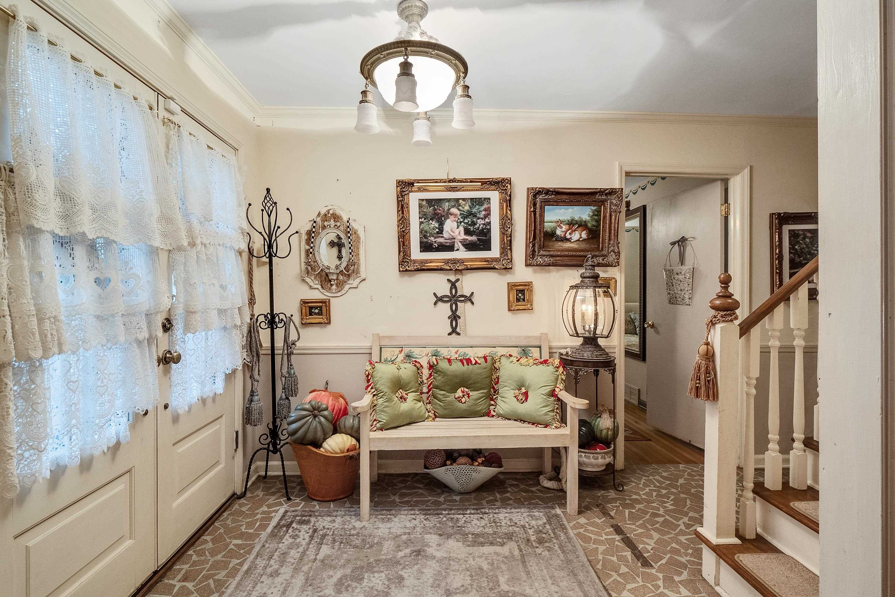 5302 Dee Road Memphis, TN 38117 - Photo 3 of 18 a living room with furniture and a window