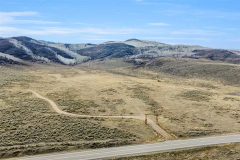 $775,000 | 29250 Lakeside Lane, Oak Creek, CO 80467