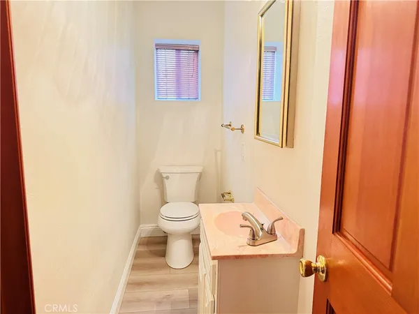 $5,500 | 12538 Collins Street, Valley Village, CA 91607