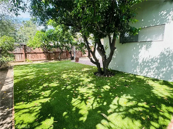 $5,500 | 12538 Collins Street, Valley Village, CA 91607