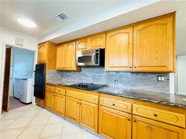 $5,500 | 12538 Collins Street, Valley Village, CA 91607