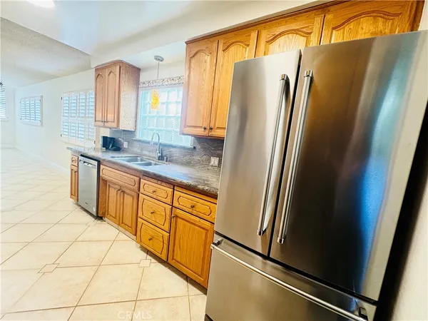 $5,500 | 12538 Collins Street, Valley Village, CA 91607