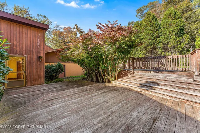 $950,000 | 6760 Bear Creek Boulevard, Wilkes Barre, PA 18702