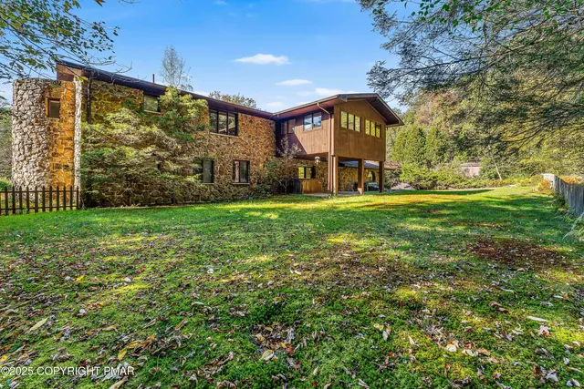 $950,000 | 6760 Bear Creek Boulevard, Wilkes Barre, PA 18702