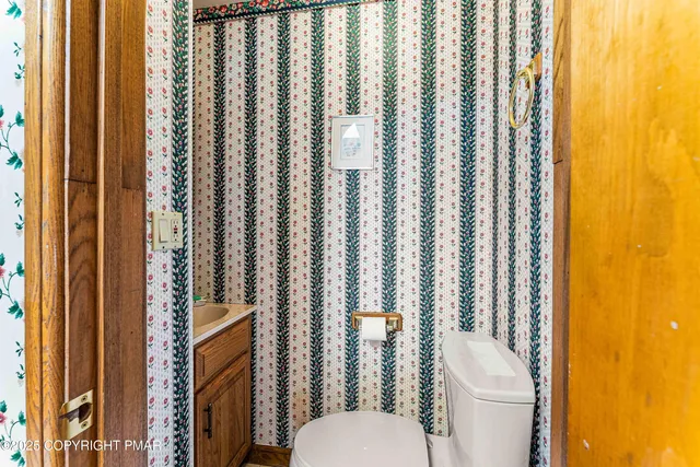 $950,000 | 6760 Bear Creek Boulevard, Wilkes Barre, PA 18702