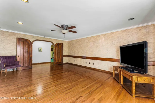 $950,000 | 6760 Bear Creek Boulevard, Wilkes Barre, PA 18702