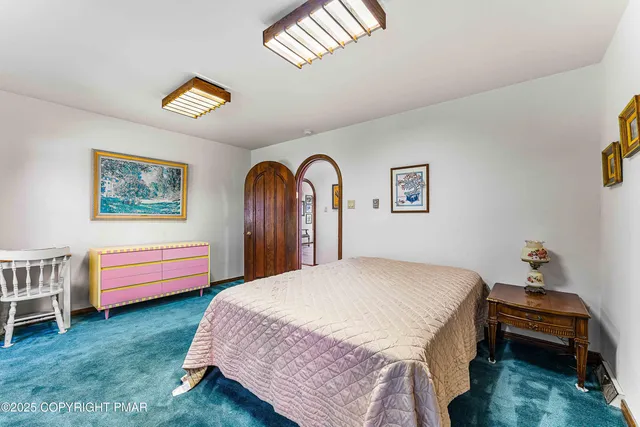 $950,000 | 6760 Bear Creek Boulevard, Wilkes Barre, PA 18702