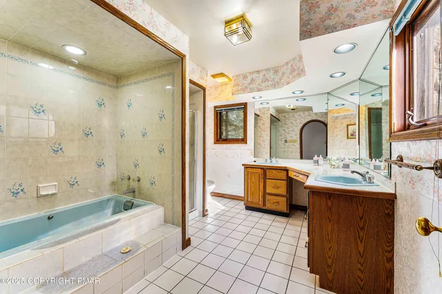 $950,000 | 6760 Bear Creek Boulevard, Wilkes Barre, PA 18702