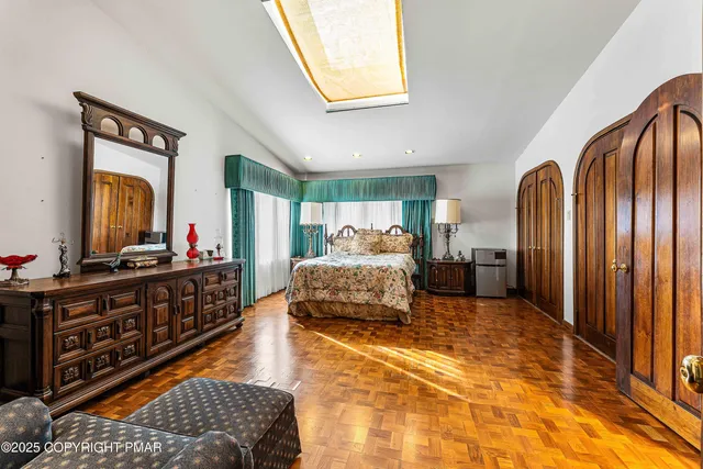 $950,000 | 6760 Bear Creek Boulevard, Wilkes Barre, PA 18702