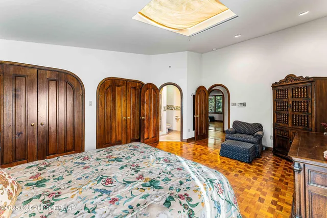 $950,000 | 6760 Bear Creek Boulevard, Wilkes Barre, PA 18702