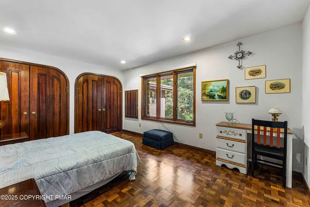 $950,000 | 6760 Bear Creek Boulevard, Wilkes Barre, PA 18702