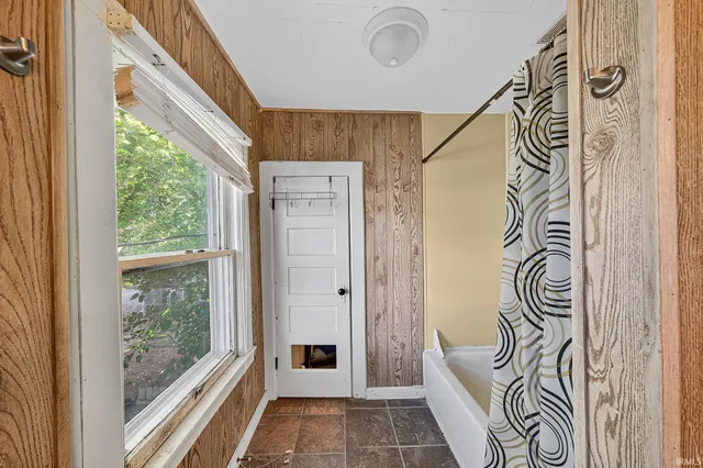 $124,900 | 1530 Virginia Street, South Bend, IN 46613