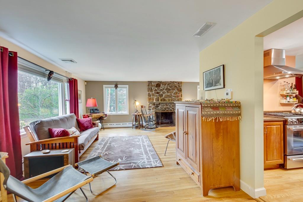 398 North Road Bedford, MA 01730 - Photo 4 of 39 Gallery Image 4