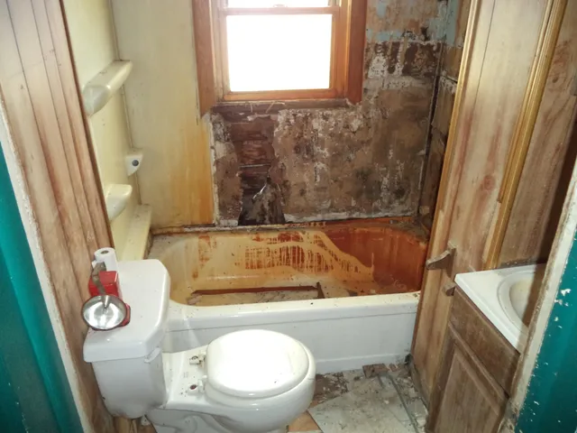 $42,900 | 2263 East Maple Avenue, Burton, MI 48529