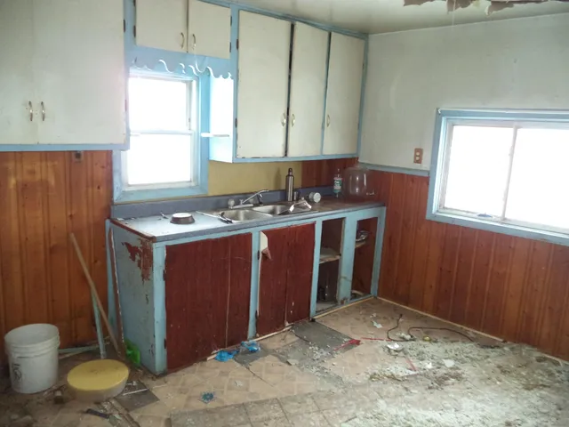 $42,900 | 2263 East Maple Avenue, Burton, MI 48529