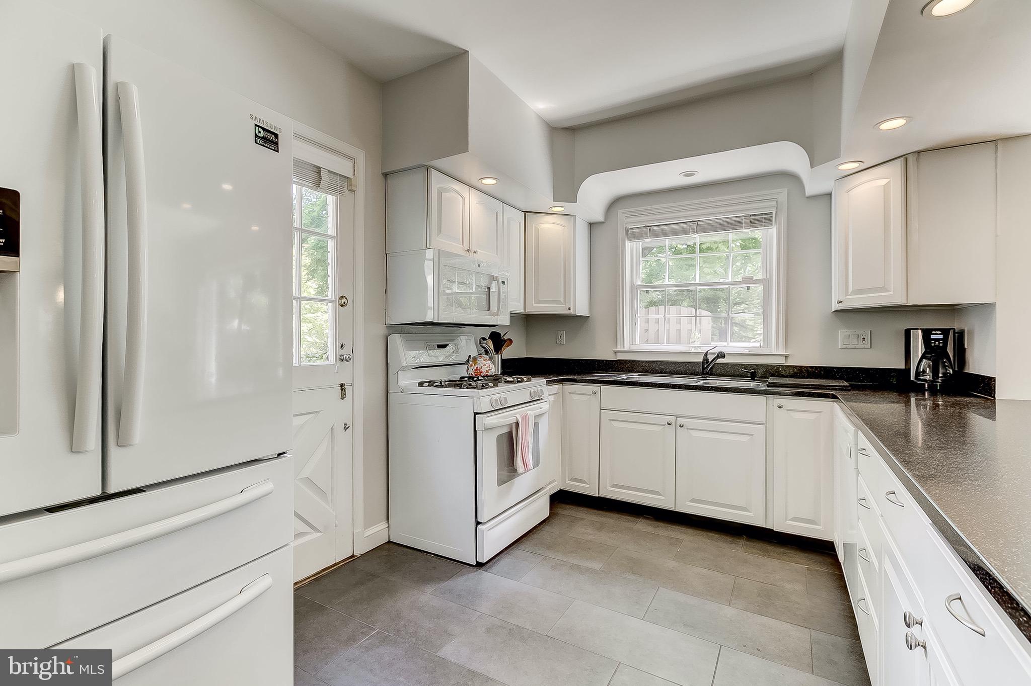 5707 Ridgedale Road Baltimore, MD 21209 - Photo 17 of 56 Well Designed Kitchen