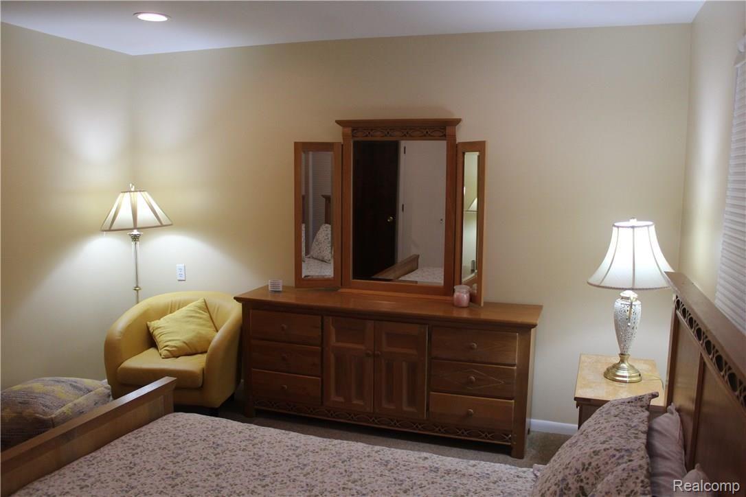 25115 Farmbrook Road Southfield, MI 48034 - Photo 26 of 62 IMG_0065.JPG