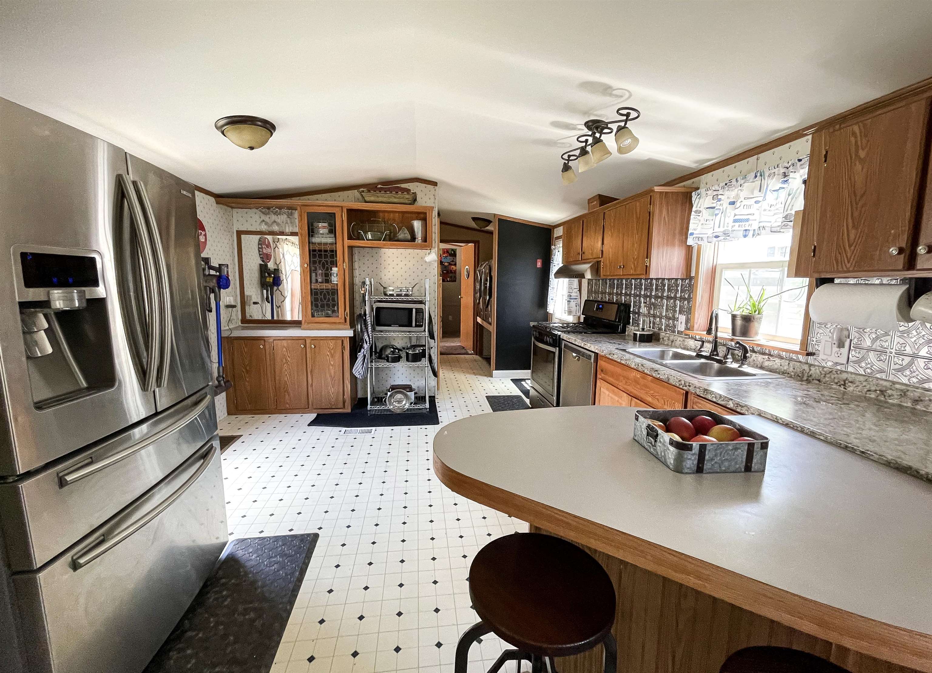 40 Hampton Road, Unit B9 Exeter, NH 03833 - Photo 4 of 23
