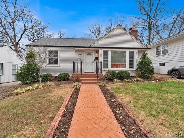 $299,900 | 1024 Woodbine Drive, Crestwood, MO 63126