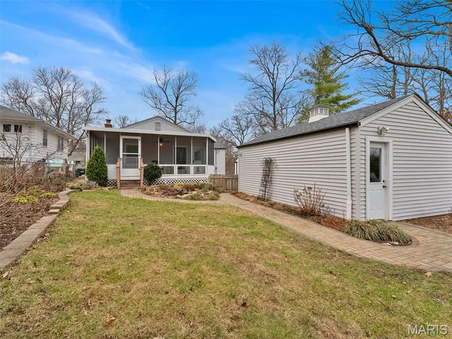 $299,900 | 1024 Woodbine Drive, Crestwood, MO 63126