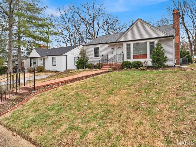 $299,900 | 1024 Woodbine Drive, Crestwood, MO 63126