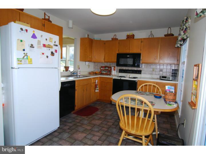 2801 Sturbridge Court Sinking Spring, PA 19608 - Photo 3 of 9 Kitchen