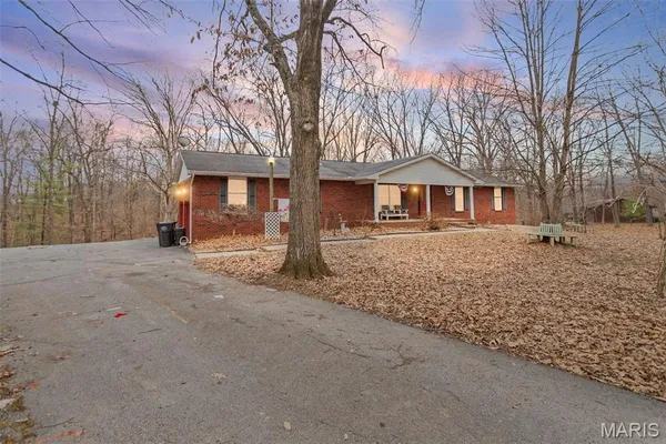 $205,000 | 28711 Palomino Drive, Jerseyville, IL 62052