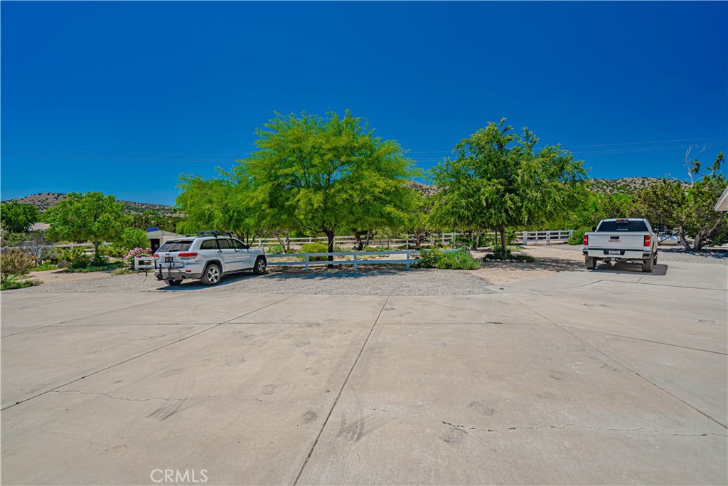 6367 Valley Sage Road Acton, CA 91390 - Photo 8 of 48
