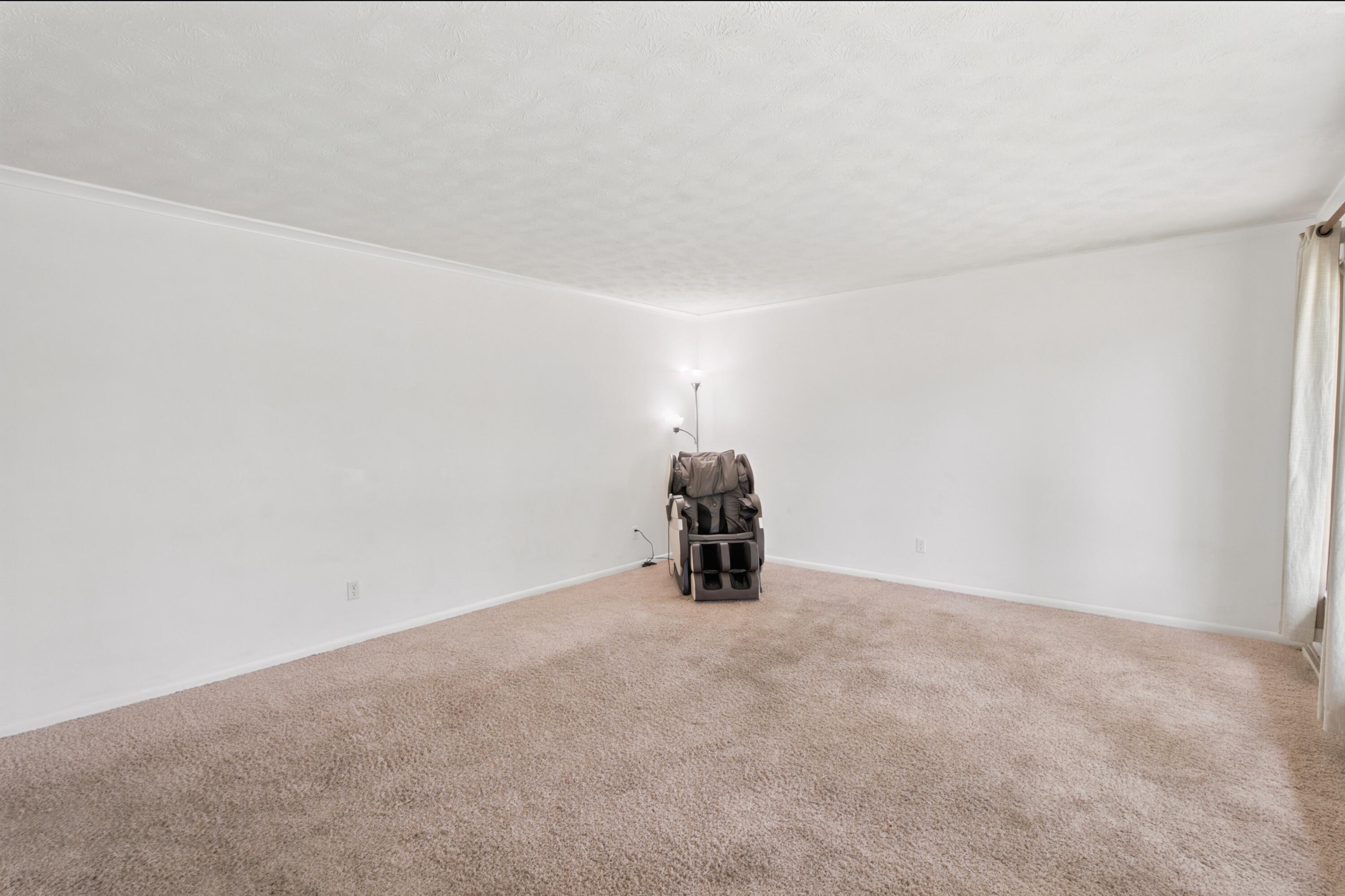 225 Nickell Heights Road Paducah, KY 42003 - Photo 2 of 30 Livingroom