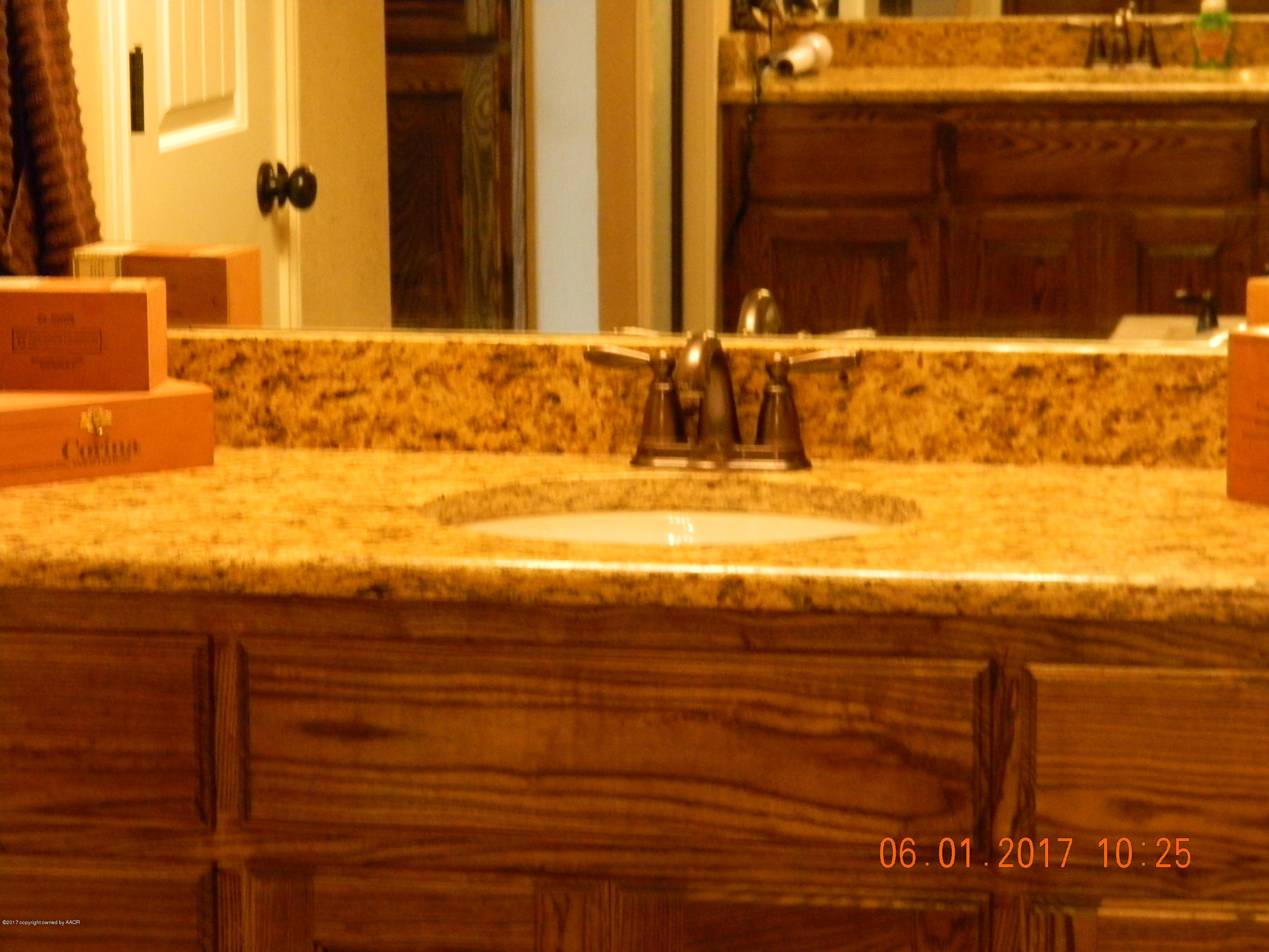 18451 Stone Creek Road Amarillo, TX 79124 - Photo 17 of 38 His Sink