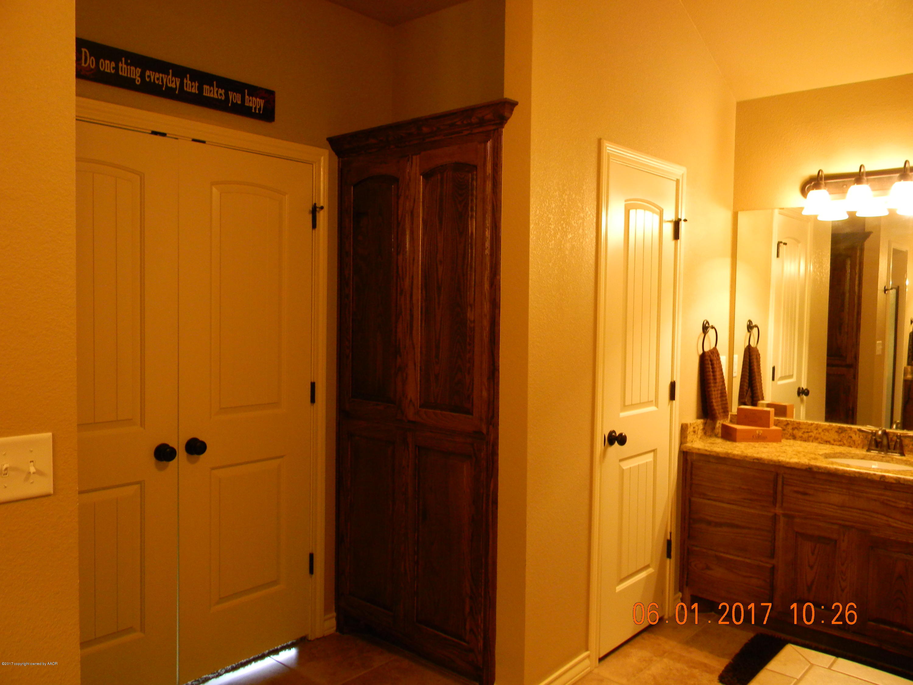 18451 Stone Creek Road Amarillo, TX 79124 - Photo 18 of 38 Master Bath Storage