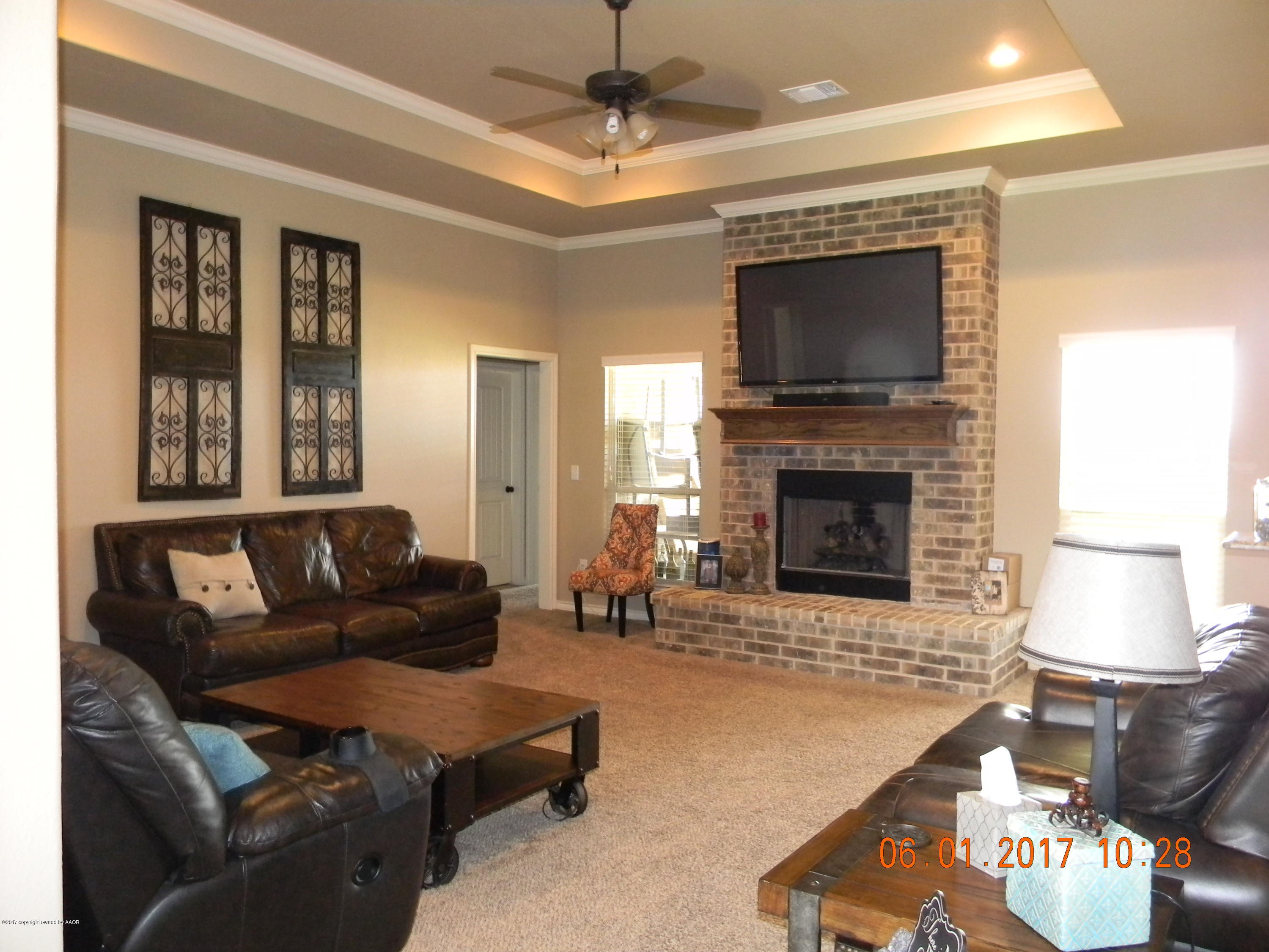 18451 Stone Creek Road Amarillo, TX 79124 - Photo 23 of 38 Living Room