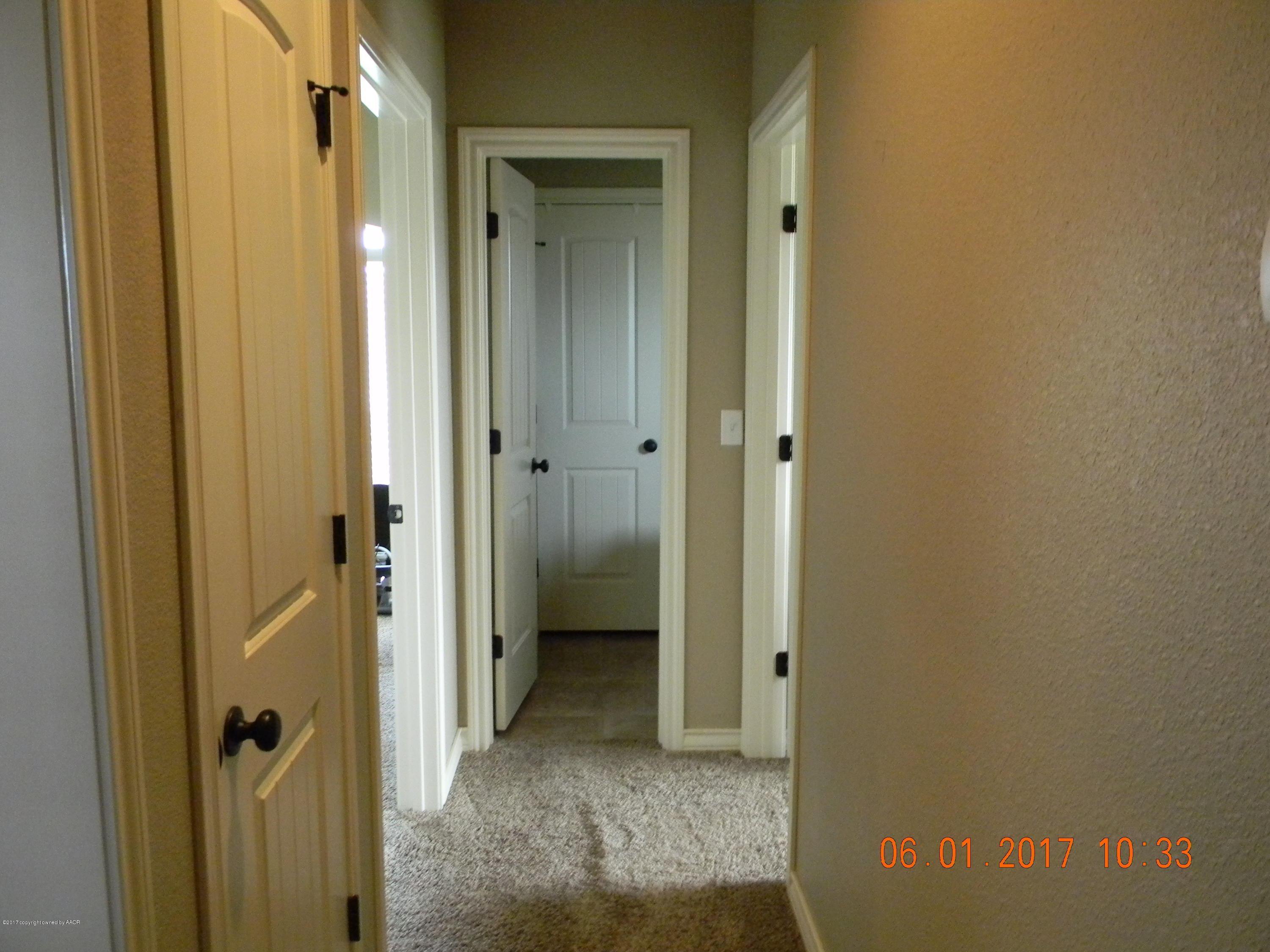 18451 Stone Creek Road Amarillo, TX 79124 - Photo 29 of 38 Back Hallway