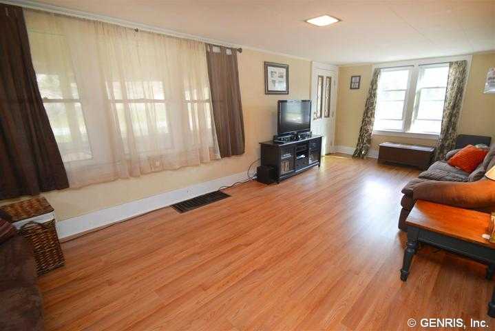 161 Dearcop Drive Gates, NY 14624 - Photo 7 of 25 Living Room
