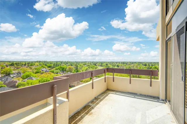 $269,500 | 14655 Champion Forest Drive, Unit 1104, Houston, TX 77069