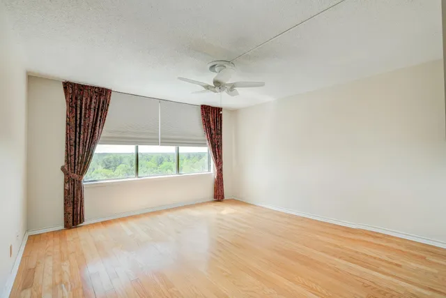 $269,500 | 14655 Champion Forest Drive, Unit 1104, Houston, TX 77069