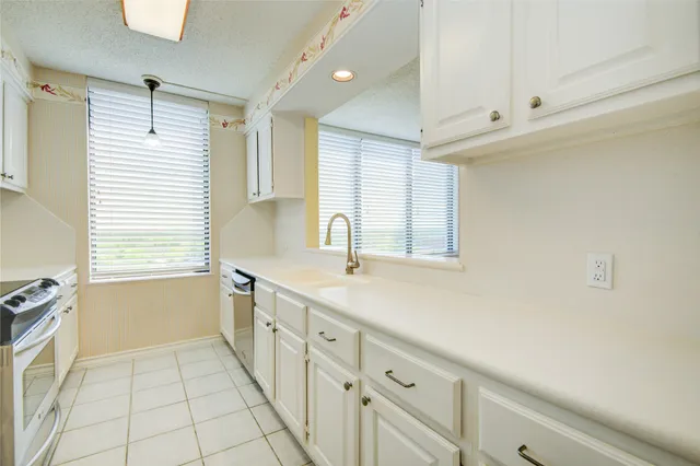 $269,500 | 14655 Champion Forest Drive, Unit 1104, Houston, TX 77069