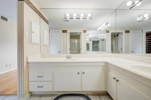 $269,500 | 14655 Champion Forest Drive, Unit 1104, Houston, TX 77069