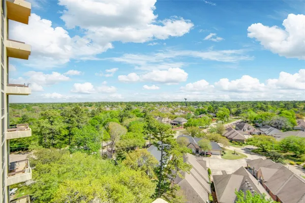 $269,500 | 14655 Champion Forest Drive, Unit 1104, Houston, TX 77069