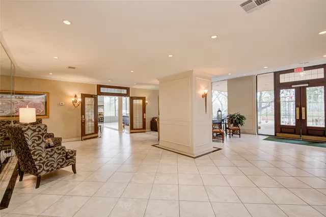 $269,500 | 14655 Champion Forest Drive, Unit 1104, Houston, TX 77069