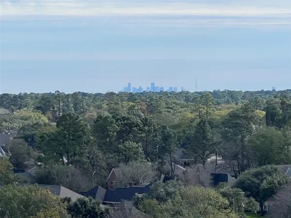 $269,500 | 14655 Champion Forest Drive, Unit 1104, Houston, TX 77069