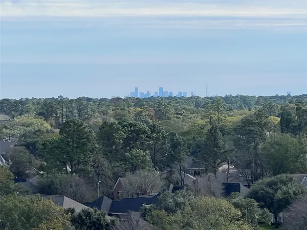 $269,500 | 14655 Champion Forest Drive, Unit 1104, Houston, TX 77069