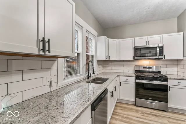 $329,900 | 234 North Adams Street, Brownsburg, IN 46112