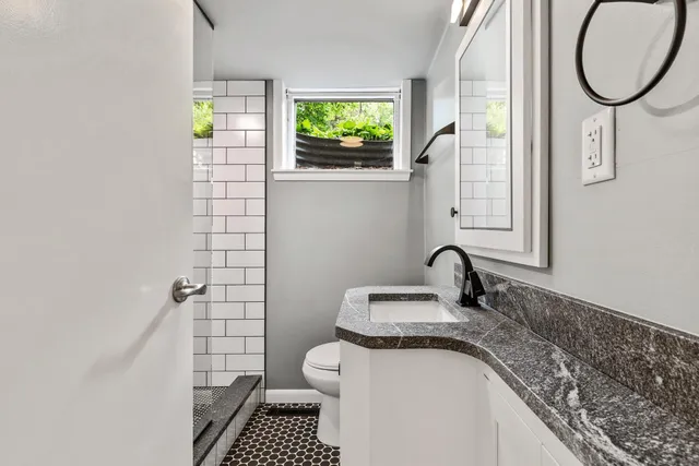 $2,495 | 193 3rd Street, Unit 2, Excelsior, MN 55331