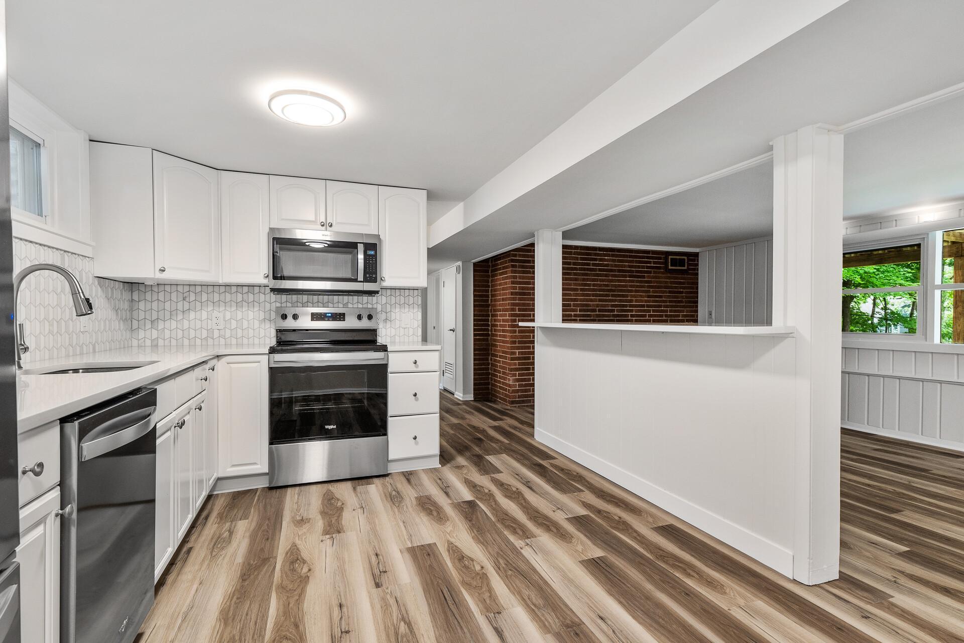 193 3rd Street, Unit 2 Excelsior, MN 55331 - Photo 2 of 27