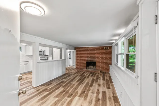 $2,495 | 193 3rd Street, Unit 2, Excelsior, MN 55331